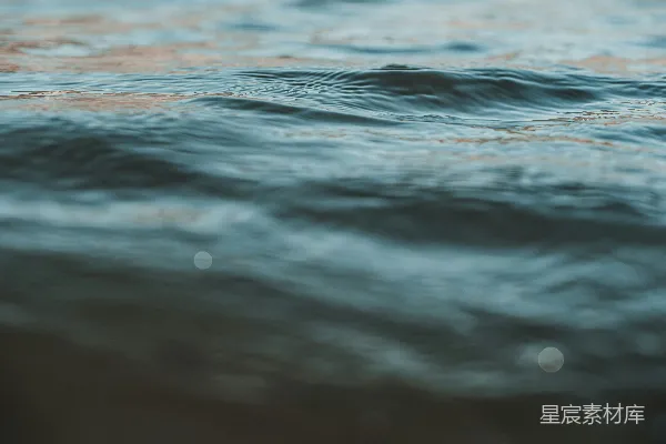 高清摄影 模糊的水体照片