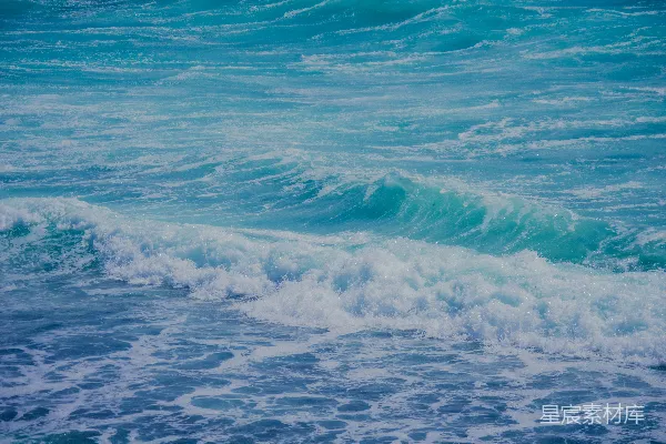 高清摄影 白天的蓝色海洋波浪