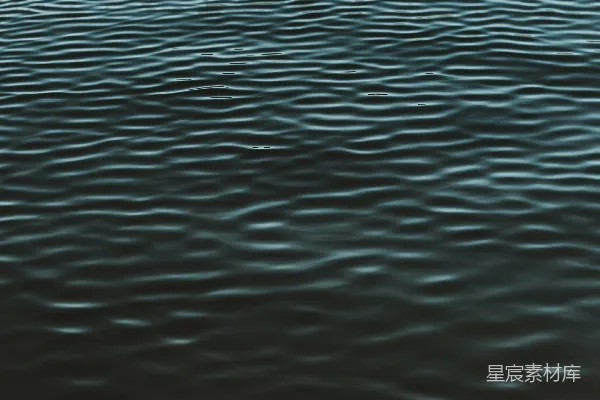 高清摄影 一艘船漂浮在水面上
