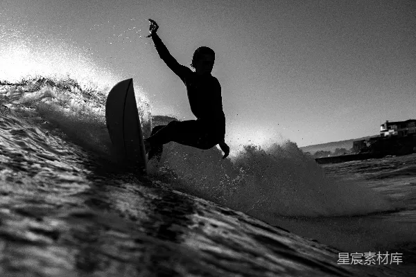 高清摄影 冲浪者在白天冲浪