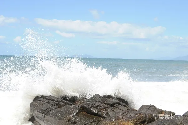 高清摄影 海浪拍打岩石