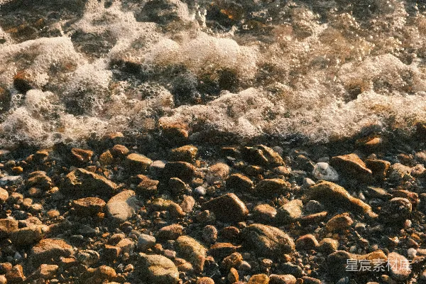 高清摄影 海浪拍打着岩石海岸