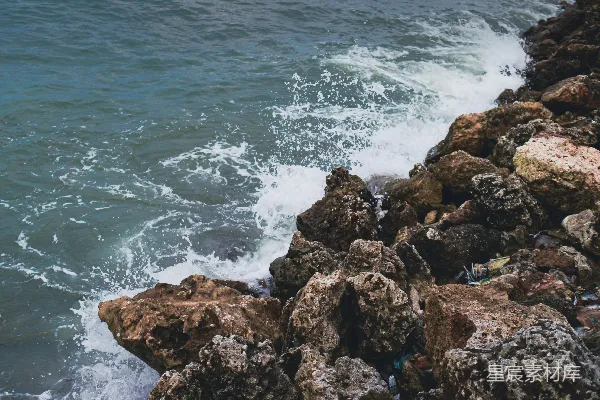 高清摄影 海浪拍打岩石海岸
