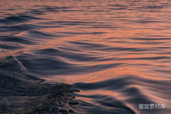 高清摄影 平静的海洋上夕阳西下