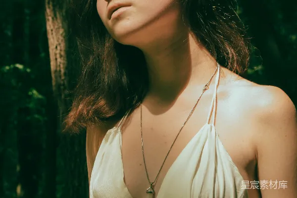 高清摄影 一个长发的女子