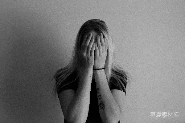 高清摄影 女人用手遮住脸