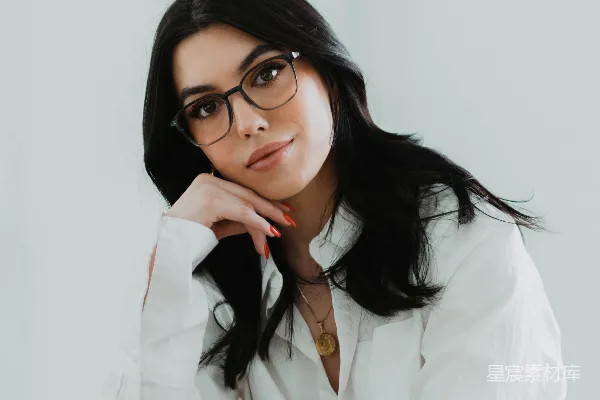 高清摄影 一位戴眼镜的女士