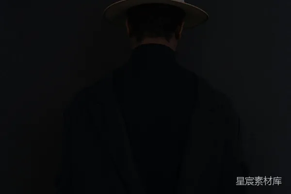 高清摄影 穿黑西装的男人戴着白色礼帽