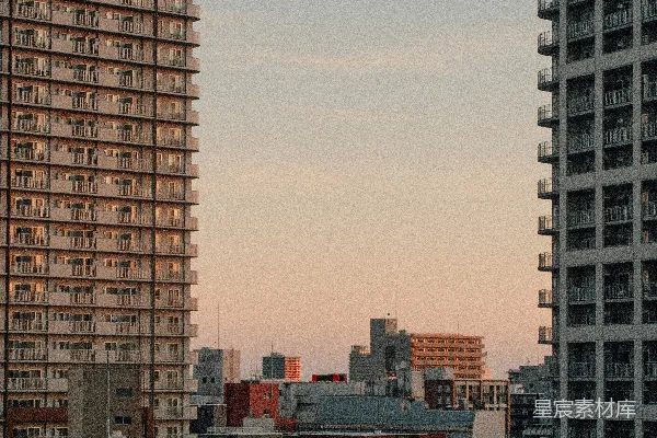 高清摄影 公寓楼在柔和的夕阳背景下。
