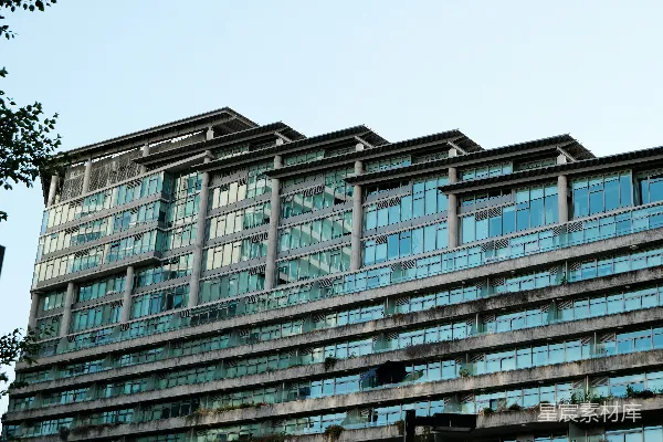高清摄影 现代建筑，有许多反光窗户