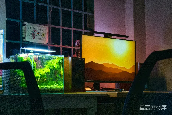 高清摄影 一台电脑显示器放在桌子上。