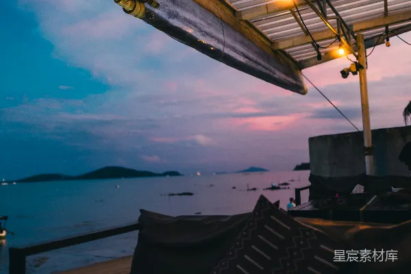 高清摄影 浪漫的海滨露台，夕阳美景。