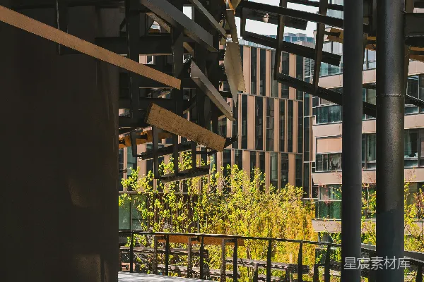 高清摄影 现代建筑结构，背景为城市建筑群