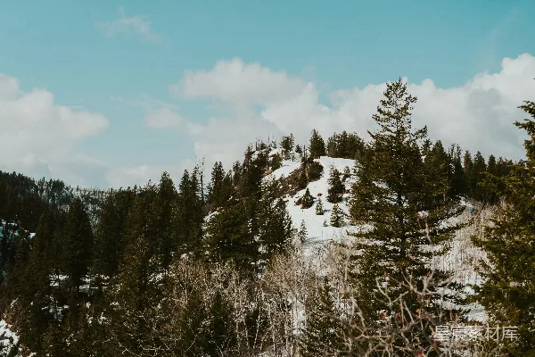 高清摄影 蓝天下的雪山美景。