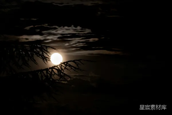高清摄影 夜晚云层后面有太阳