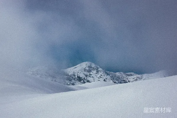 高清摄影 雪覆盖的山的风景照