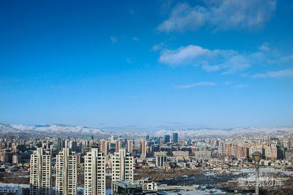 高清摄影 白天蓝天下的城市建筑
