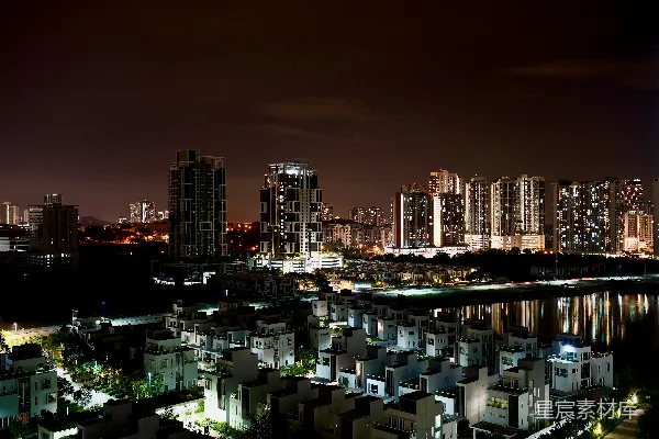 高清摄影 夜晚的城市和一片水域的景色