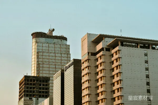 高清摄影 白天的棕白相间的混凝土建筑