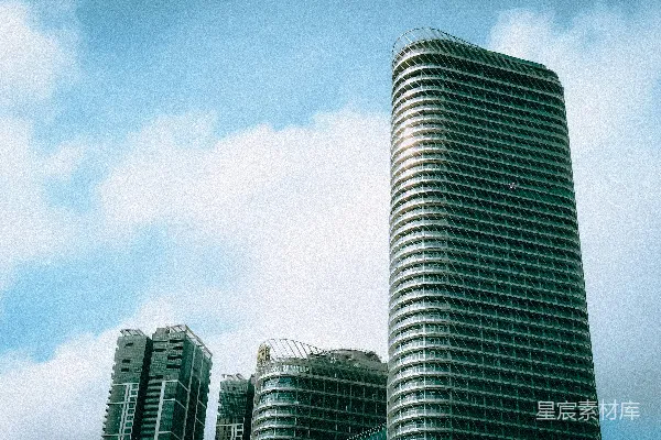 高清摄影 一座非常高的大楼矗立在城市中央。