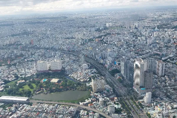 高清摄影 一座大型城市从空中俯瞰，有许多高楼大厦。