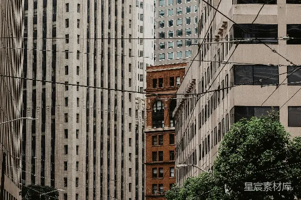 高清摄影 白天的白色和棕色混凝土建筑