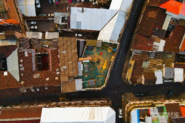 高清摄影 一座城市鸟瞰图，有许多建筑物。