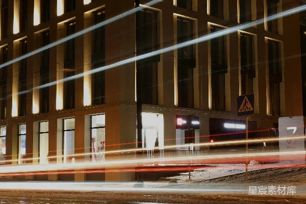 高清摄影 一张夜晚模糊的建筑物照片