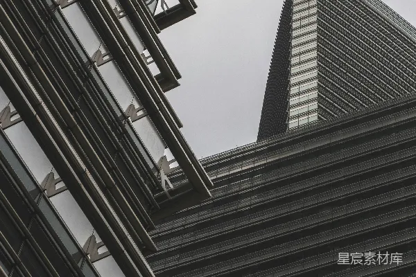 高清摄影 一座非常高的建筑紧挨着另一座非常高的建筑。