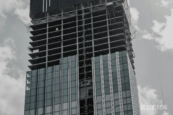 高清摄影 蓝白相间的高层建筑