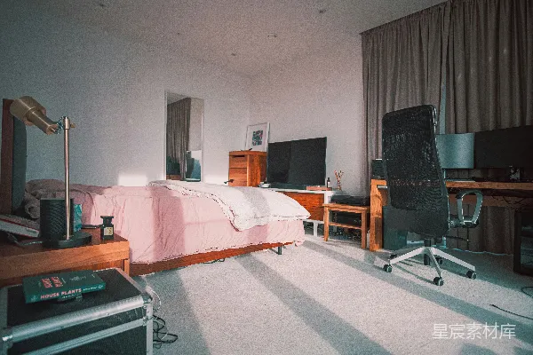 高清摄影 黑色平面电视在棕色木制电视架上