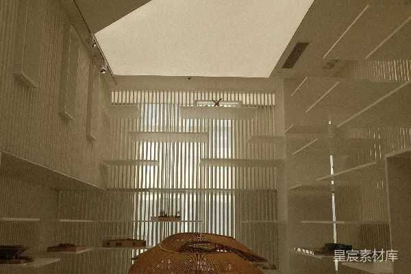 高清摄影 一个房间里有一把大伞放在中间