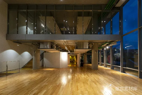 高清摄影 建筑物内的棕色木质拼花地板