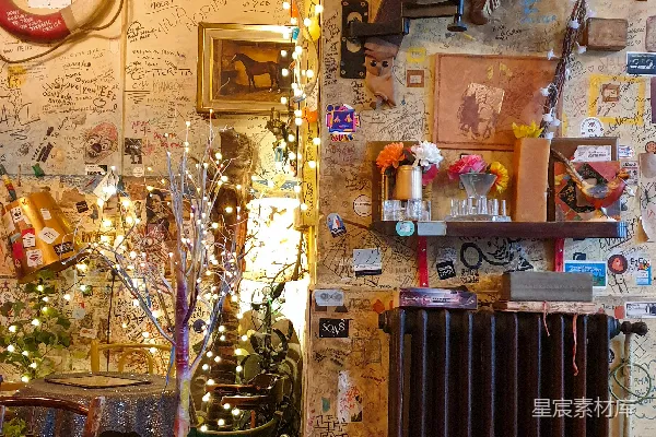 高清摄影 一个充满各种不同类型的家具的房间