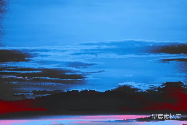 高清摄影 红蓝相间的天空，背景中有云层