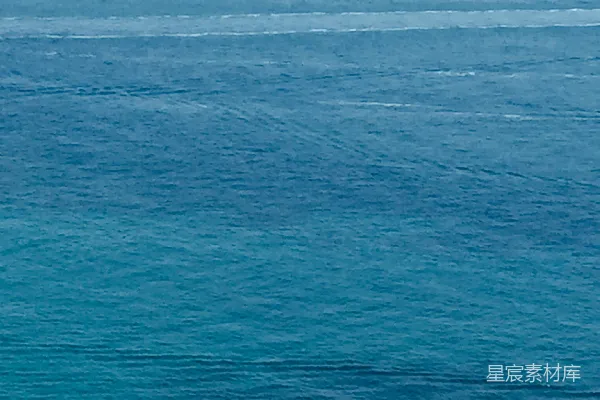 高清摄影 白天的蓝色海水