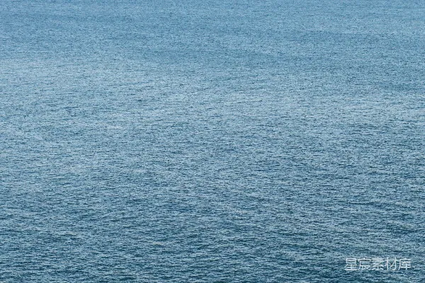 高清摄影 白天的蓝色海水