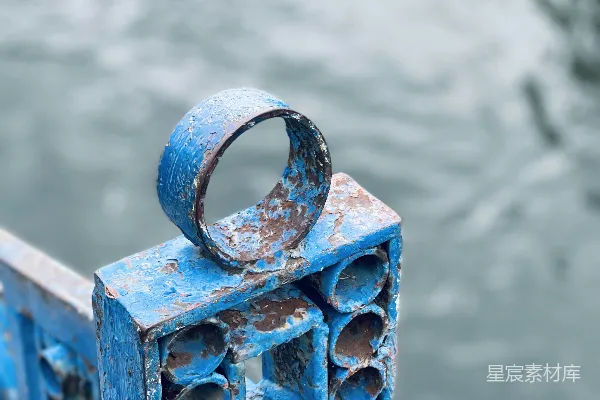 高清摄影 一个蓝色的金属物体