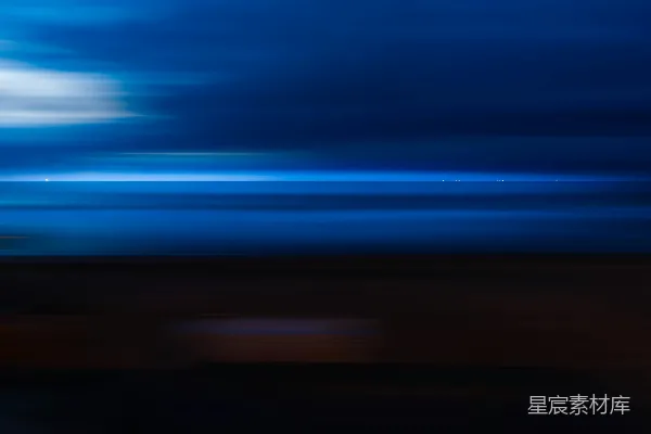 高清摄影 蓝黑色抽象背景，带有光条纹