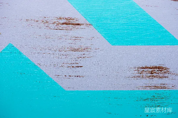 高清摄影 蓝底上的白红纸