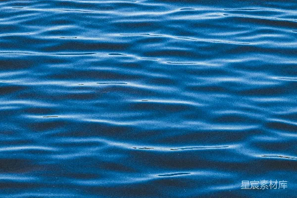 高清摄影 白天的蓝色水域