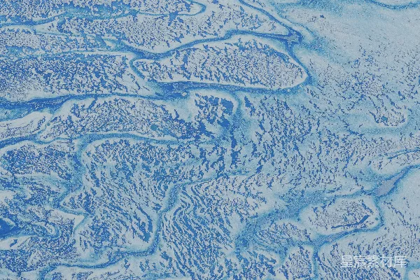 高清摄影 一幅蓝白相间的水陆画作
