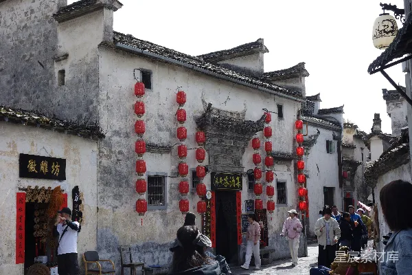 高清摄影 一条传统的亚洲村庄街道。