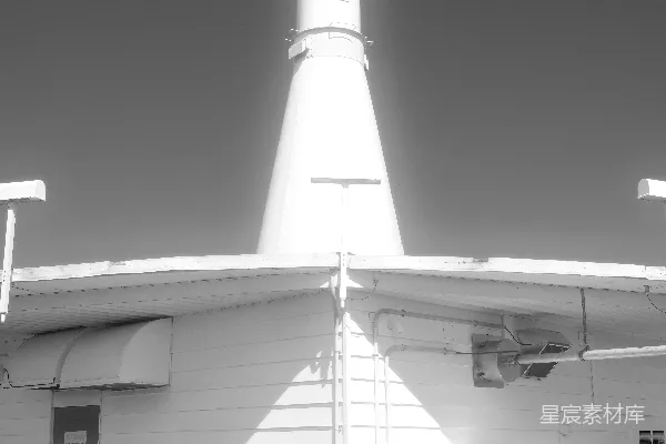 高清摄影 建筑物外墙上的白色圆锥形结构