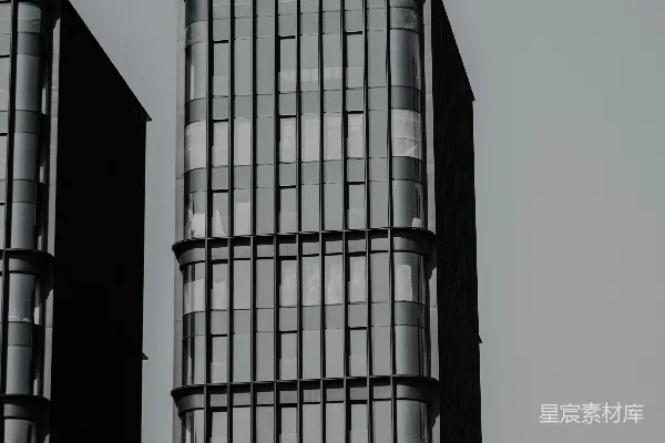 高清摄影 两栋高大的建筑物并排矗立。