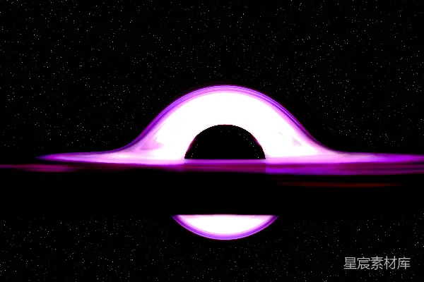 高清摄影 一个紫色的物体漂浮在水面上。