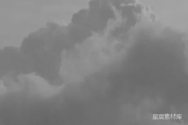 高清摄影 天空被浓烈的暴风雨云层填满。
