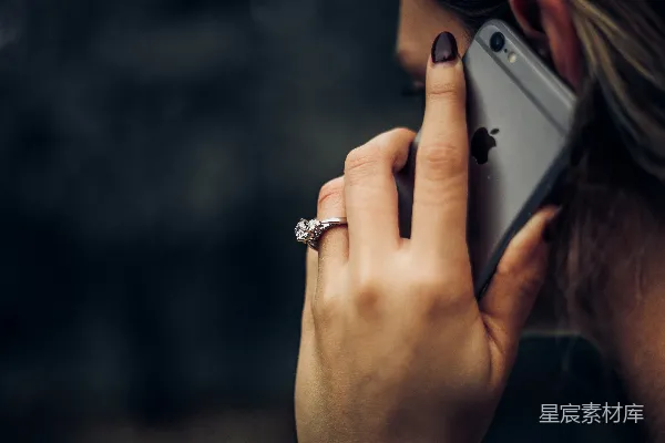 高清摄影 女人在打电话