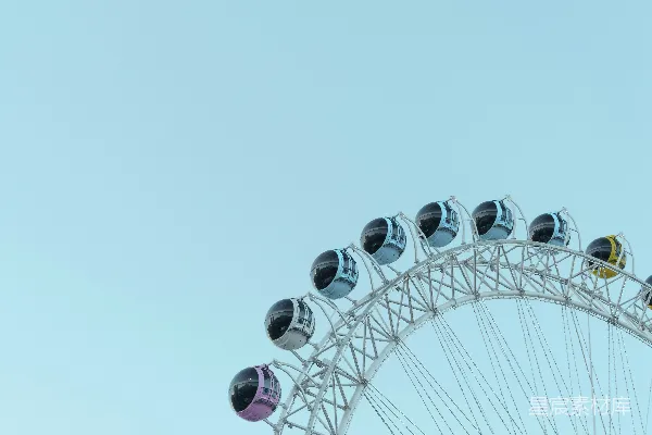 高清摄影 摩天轮，背景是蓝天。
