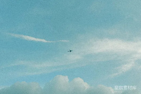 高清摄影 飞机在白天的天空中飞行